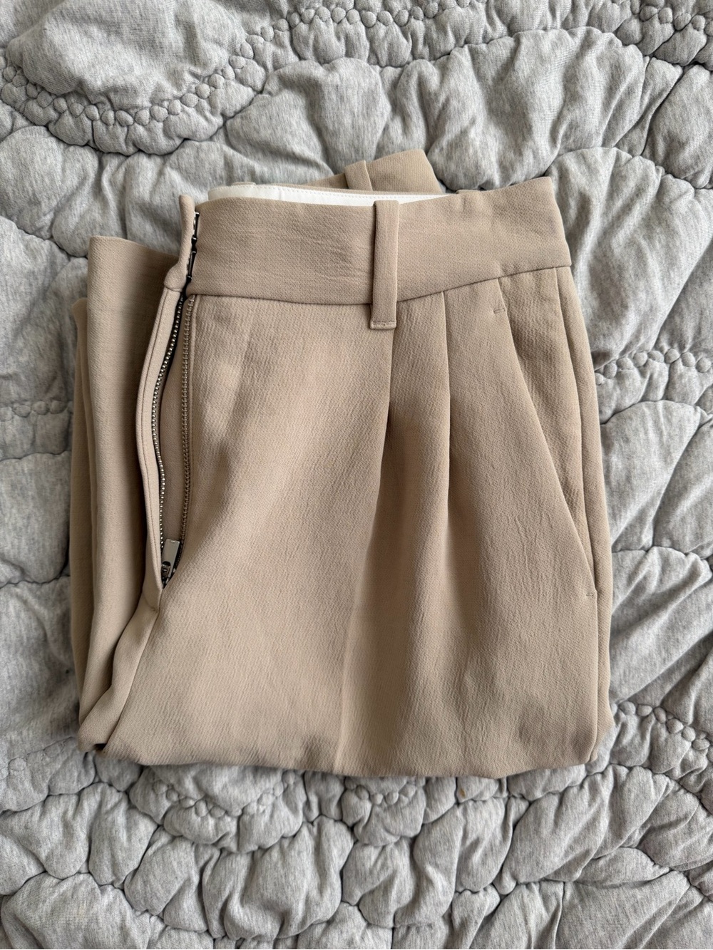 Aritzia
The Effortless Pant™ - Crepette™ - Nomad Taupe - Picture 5 of 5